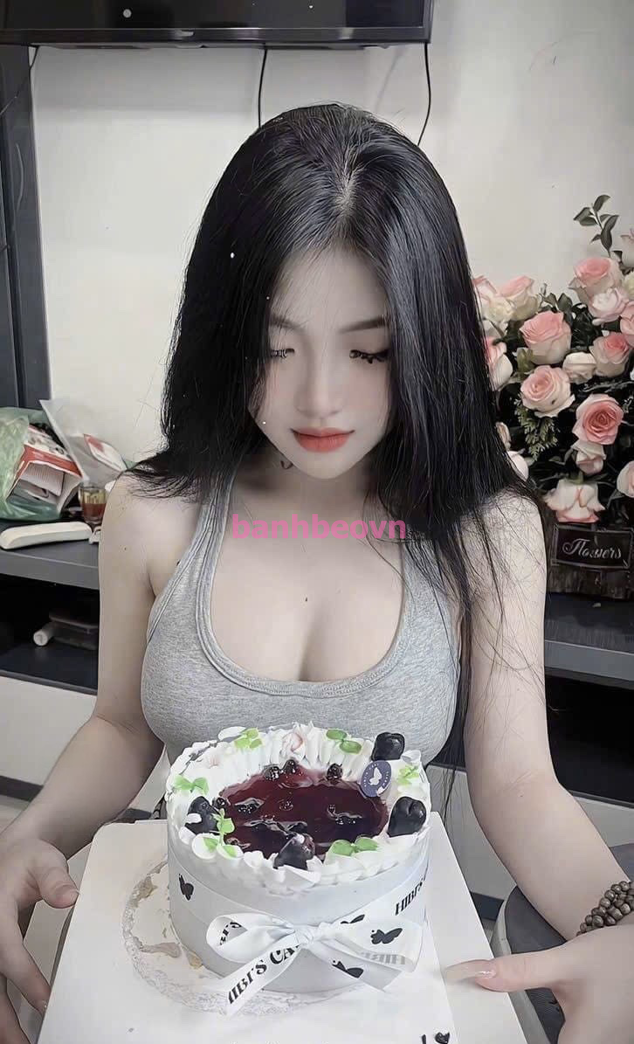 Huyền My – Em Gái Xinh Đẹp, Hàng Ngon Với Giá Hợp Lý