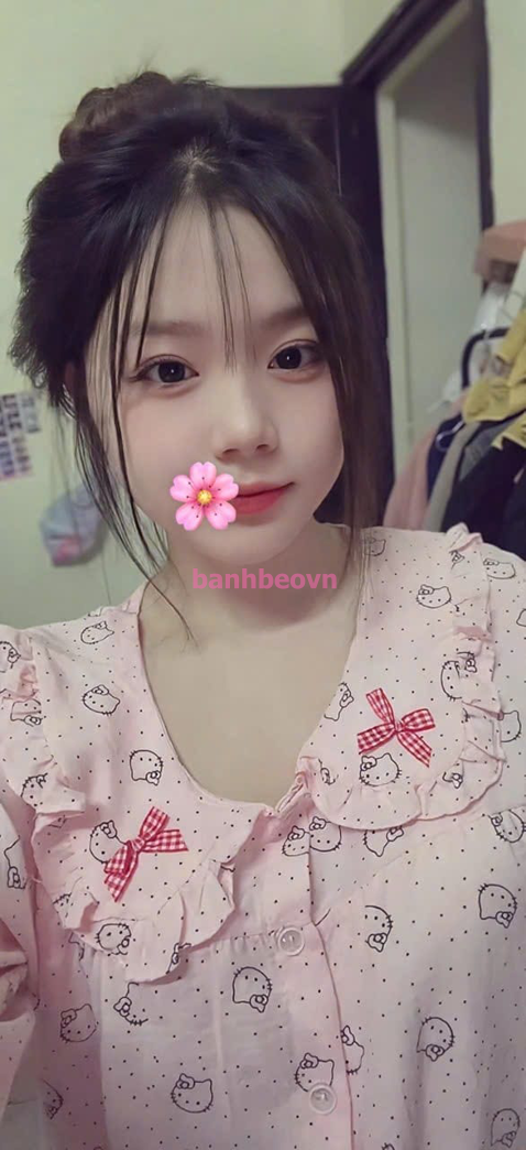  NGỌC YẾN XINH PHỤC VỤ MASSAGE BODY CHU ĐÁO LIẾM CU BÚ 96 VÉT MÁNG TẸT GA CHIỀU KHÁCH